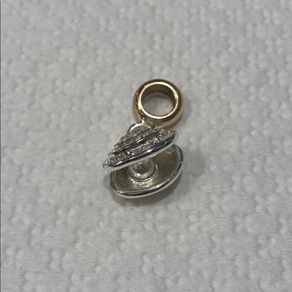 Pearl charm